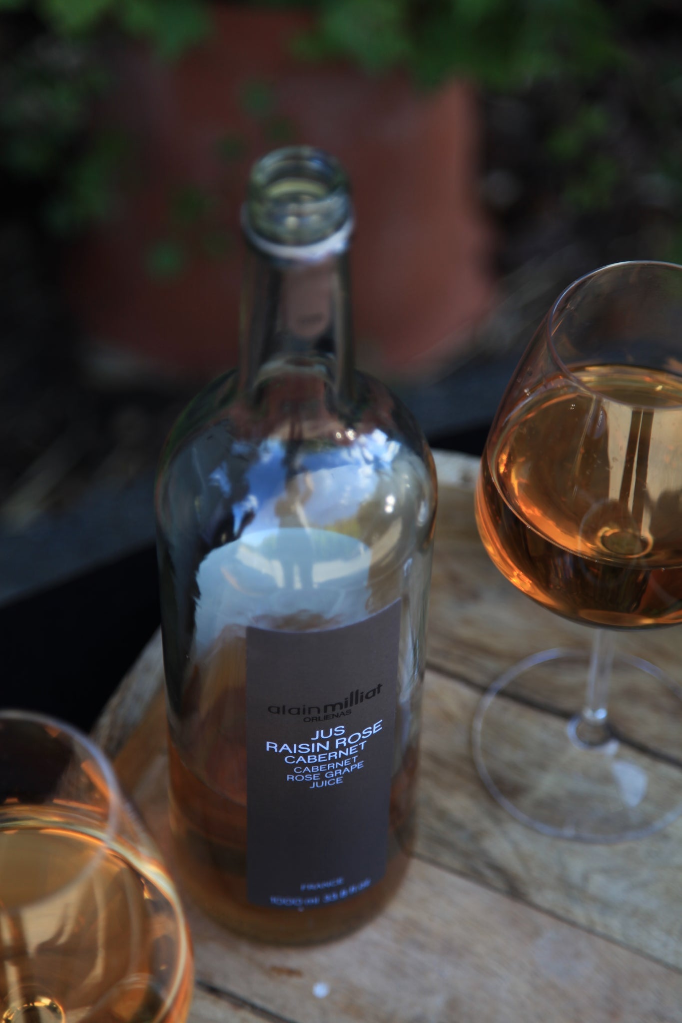 Cabernet rožinių vynuogių sultys